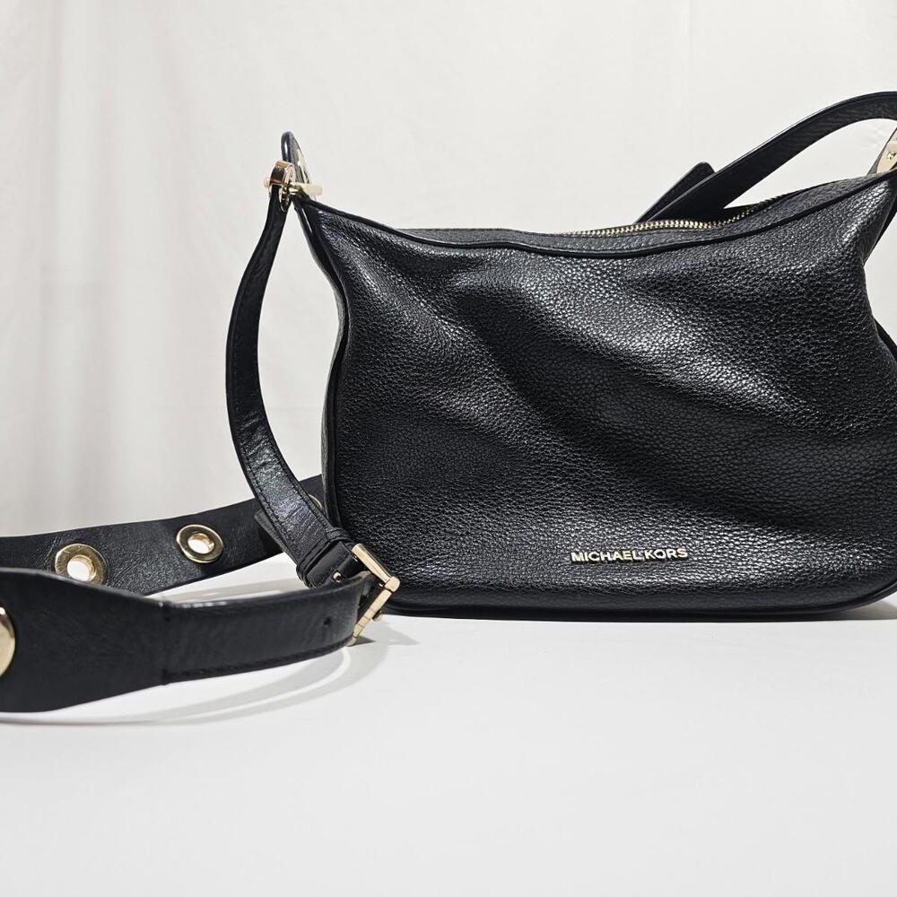 MICHAEL Michael Kors Raven Medium Leather Messenger Bag Black With Gold Hardwear - Picture 2 of 15